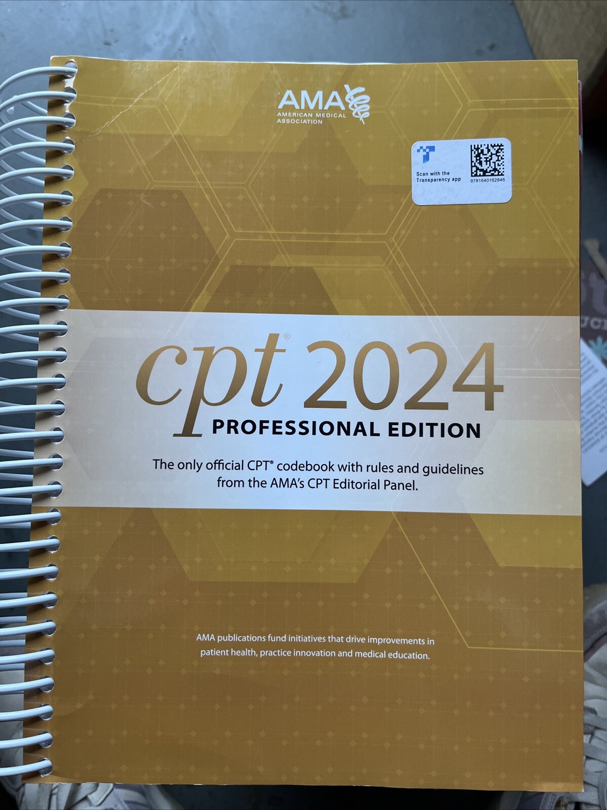 CPT Professional 2024 by American Medical Association (2023, Trade Paperback)