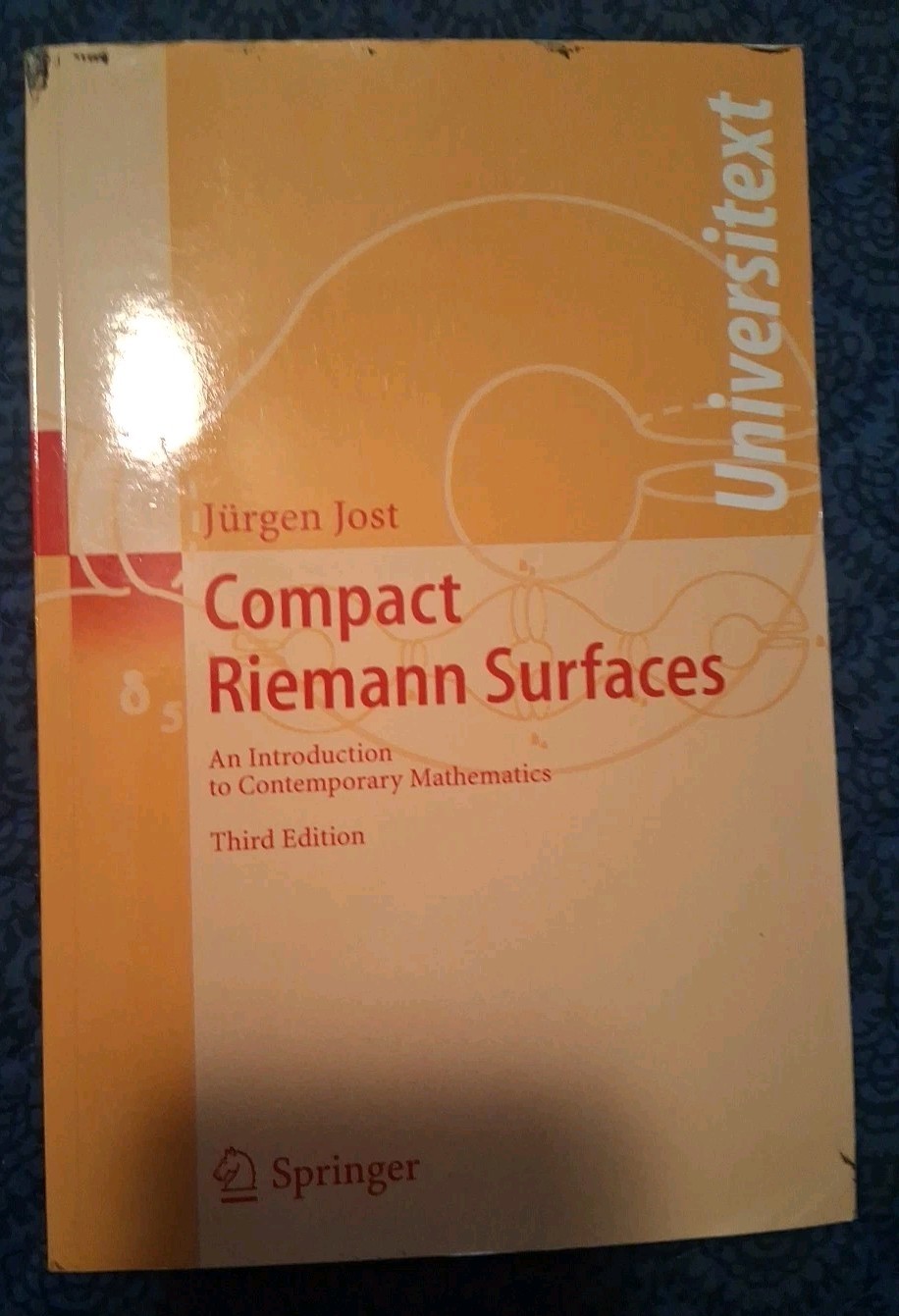 Compact Riemann Surfaces: An Introduction to Contemporary Mathematics (Unive…