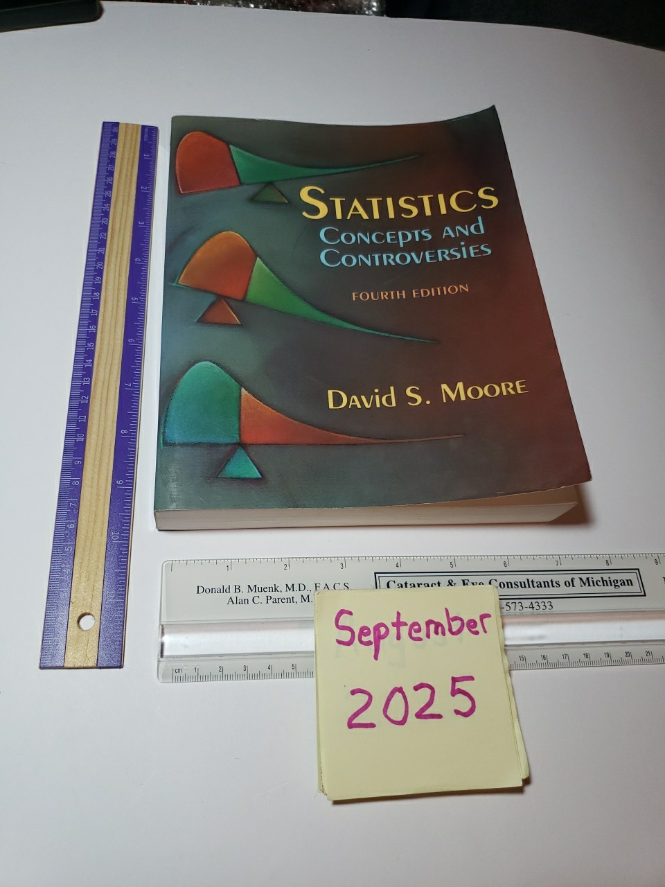 Statistics: Concepts and Controversies, Moore, David S. 1996 PB Book