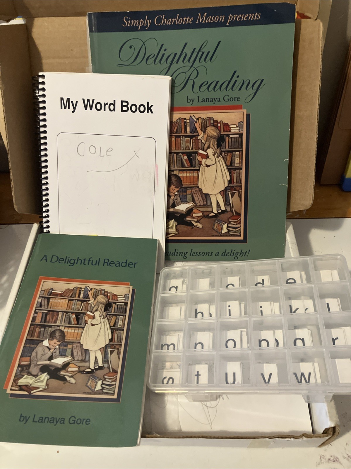 Delightful Reading Kit by Gore Lanaya (2011, Trade Paperback / Kit)