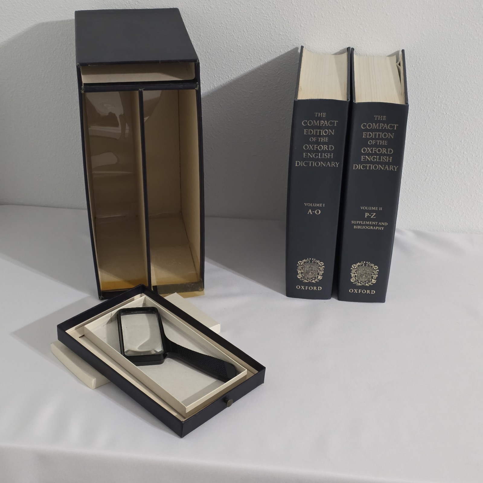 The Compact Edition of the Oxford English Dictionary 1981 2 Vol Case w Magnifier