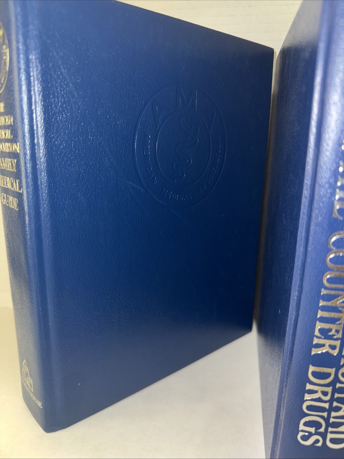 Vintage The AMA Family Medical Guide And Guide To Prescription Drugs HB